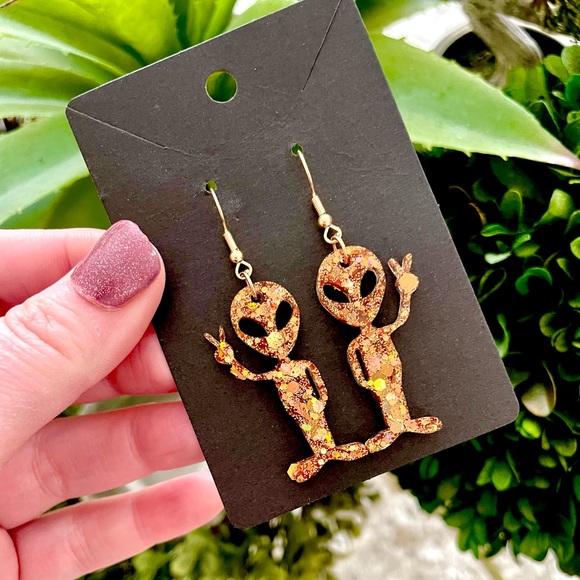 Alien Acrylic Earrings - Picture 6 of 9